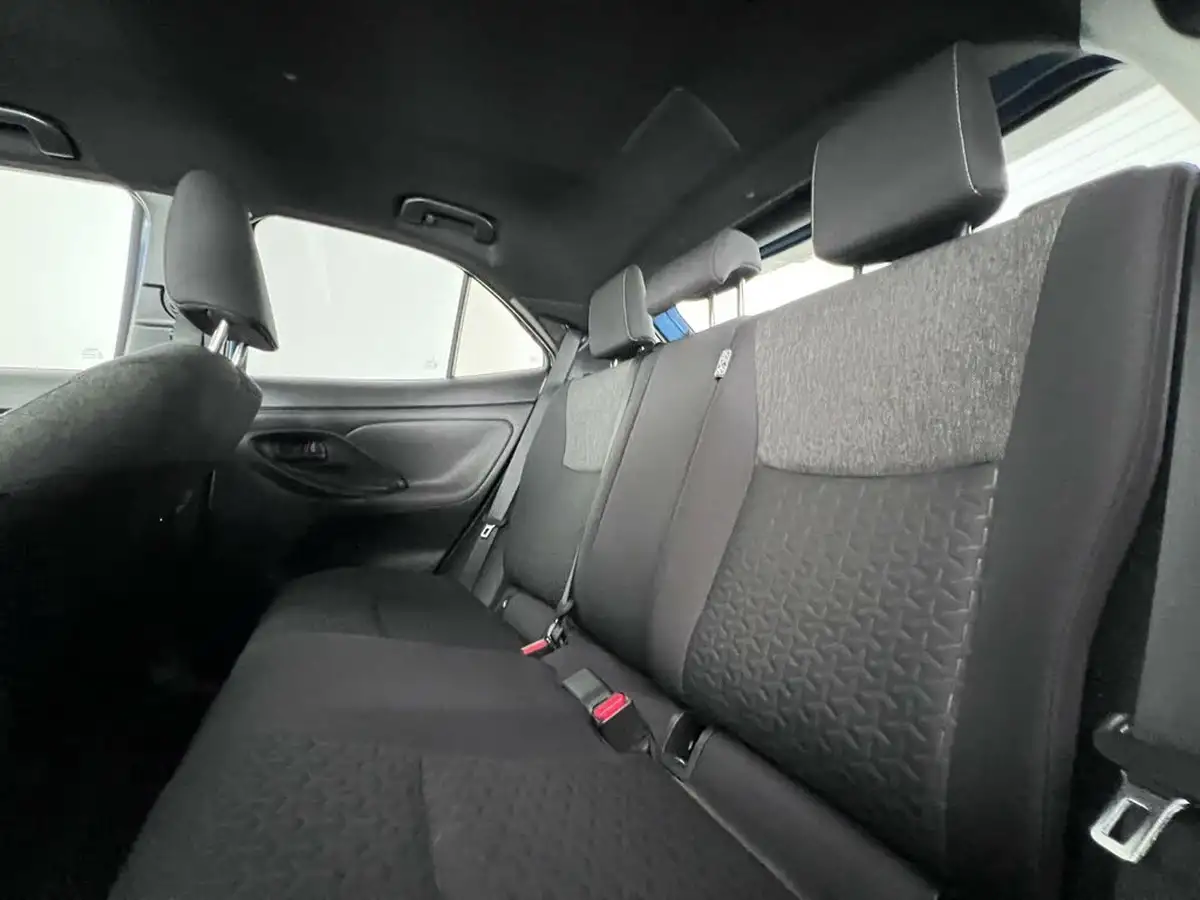 2022-toyota-yaris-15-vvt-i-design-panoramic-roof-big-15
