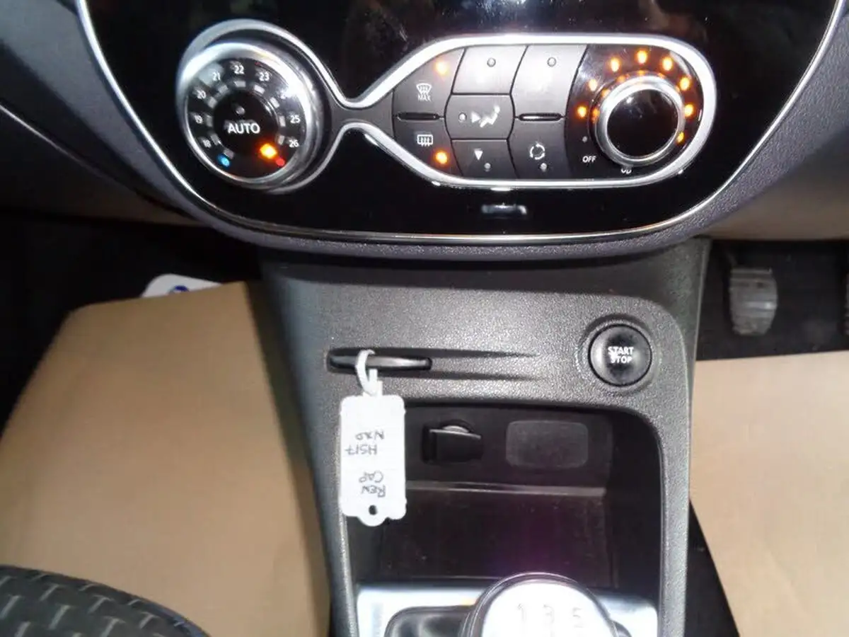 2017-renault-captur-09-tce-dynamique-s-nav-big-11