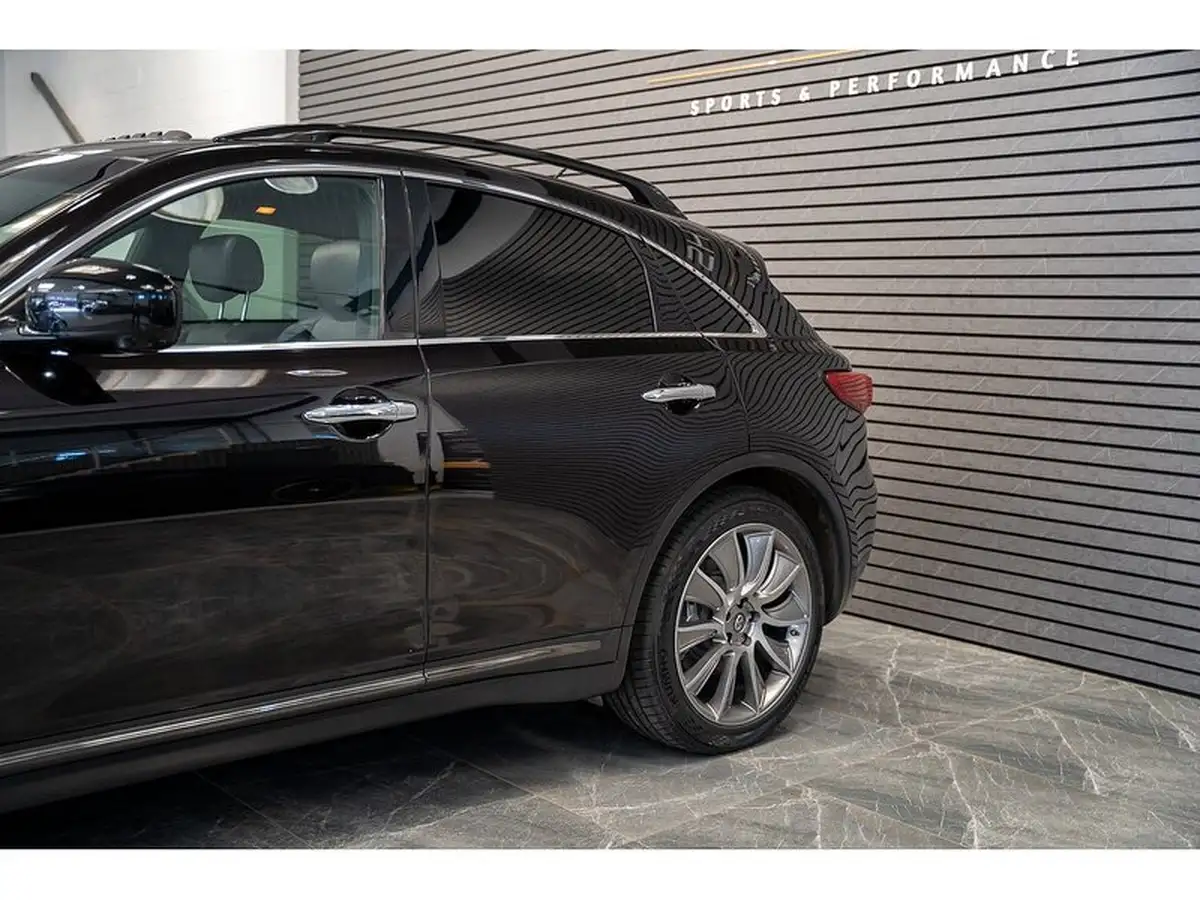 2016-infiniti-qx70-30td-ultimate-big-6