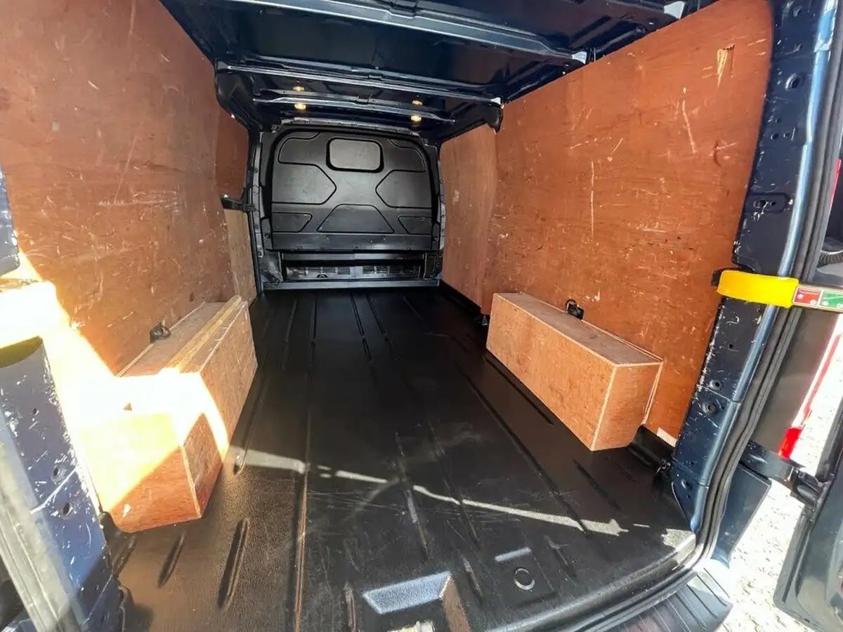 2018-ford-transit-custom-20tdci-300-l2h1-limited-130pseu6-panel-van-big-39