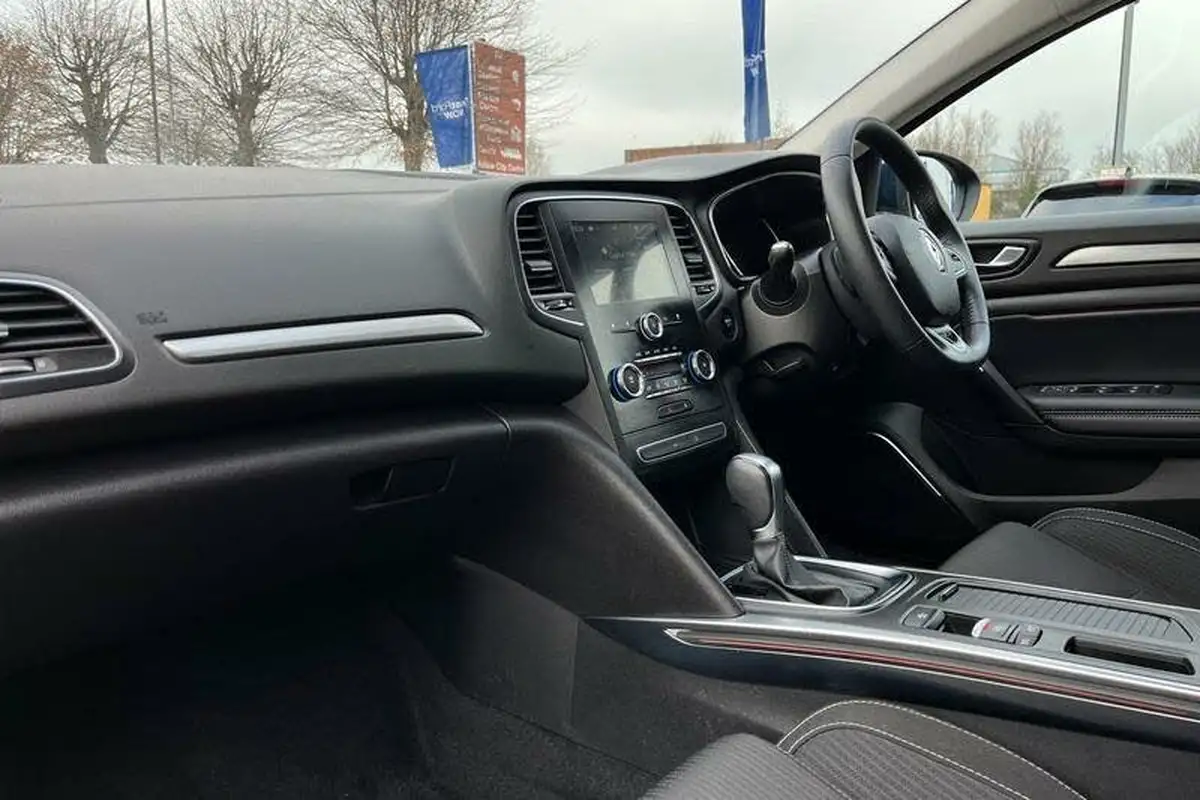 2019-renault-megane-13-tce-iconic-hatchback-edc-auto-big-17