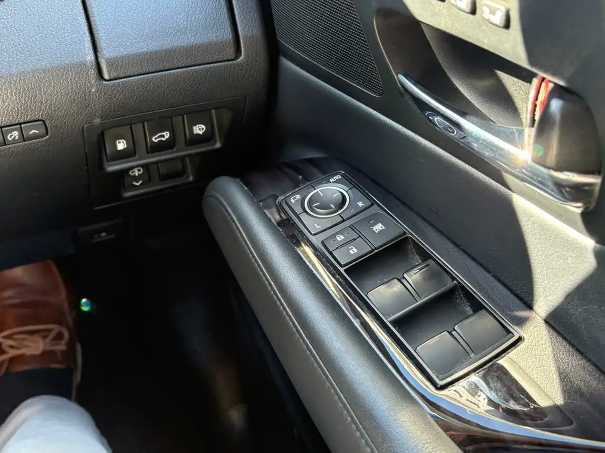 2011-lexus-rx-450h-35-se-l-big-27