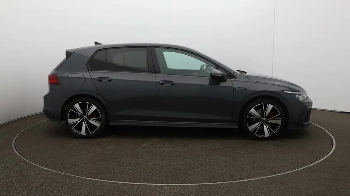 2021-volkswagen-golf-20tdi-gtd-big-43