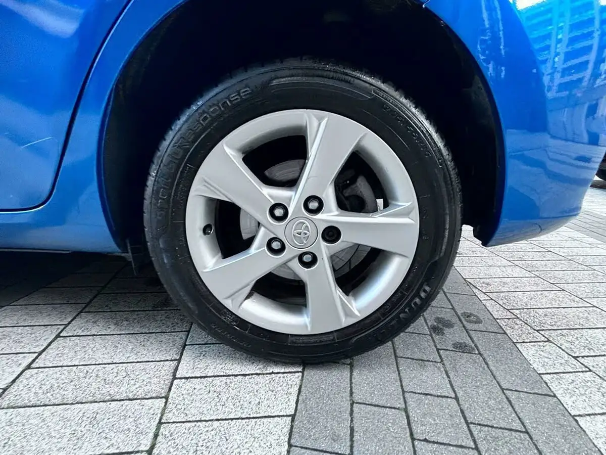 2010-toyota-auris-16-tr-v-matic-5d-big-11