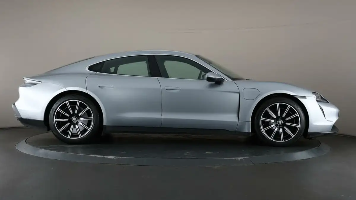 2020-porsche-taycan-e-4s-530ps-big-60
