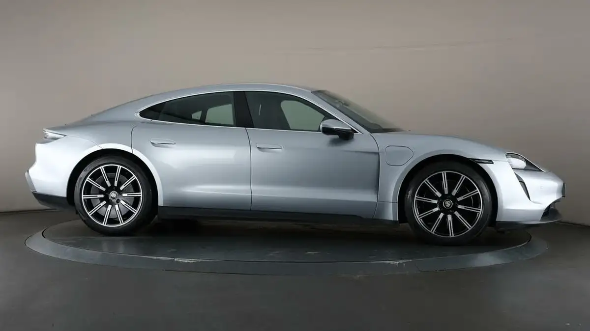 2020-porsche-taycan-e-4s-530ps-big-8