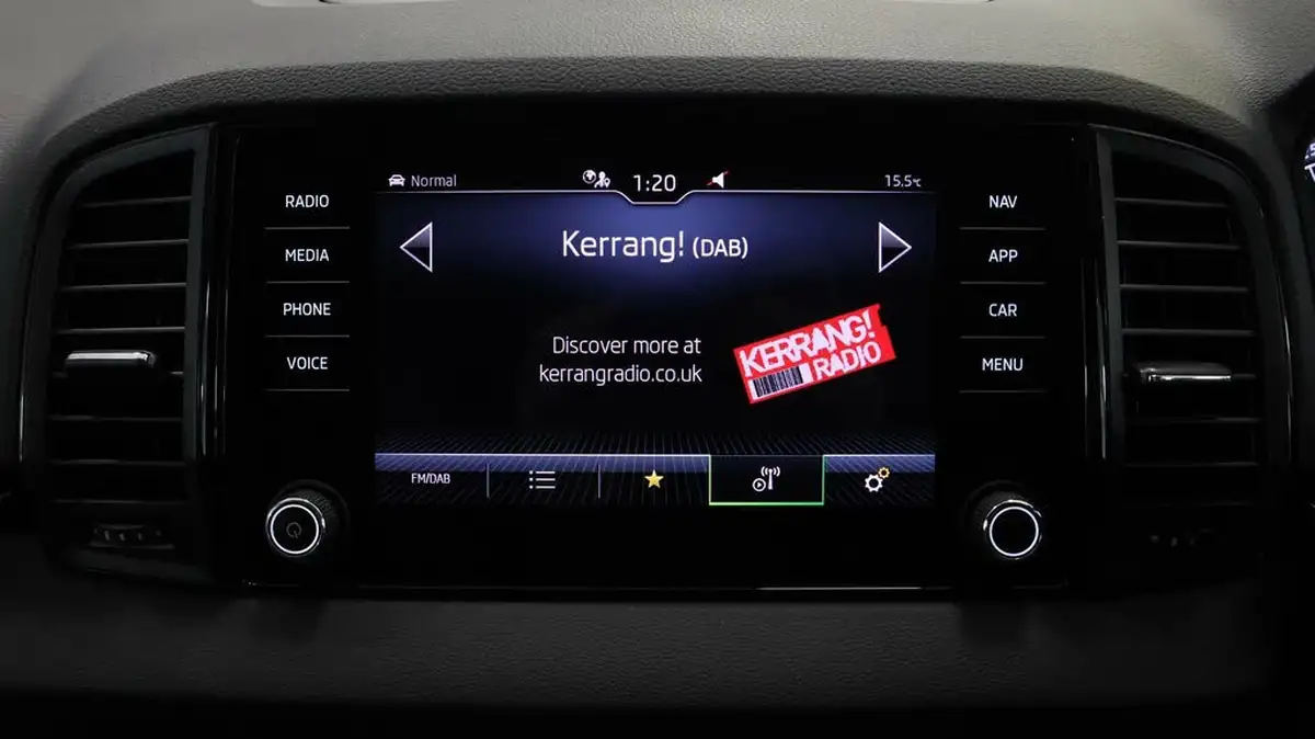 2021-skoda-karoq-20tdi-sportline-150ps-4x4-dsg-big-10