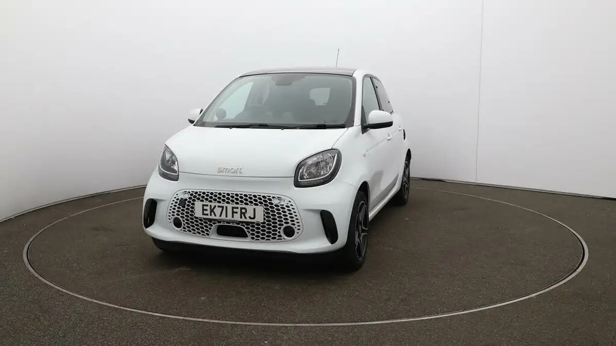 2021-smart-forfour-eq-premium-big-37