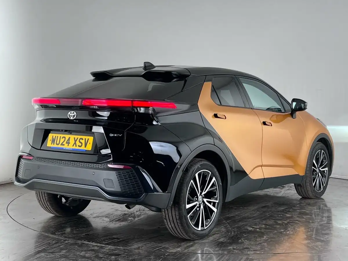 2024-toyota-c-hr-20-vvt-i-premiere-edition-big-6