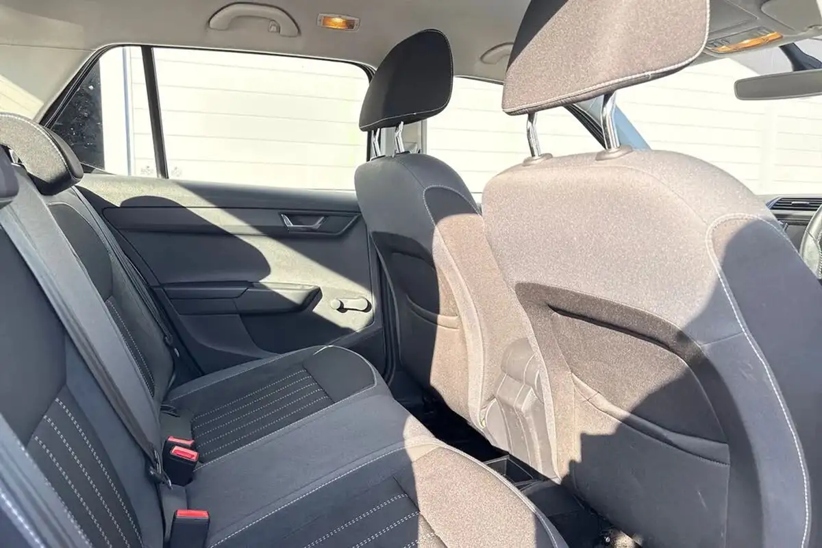 2020-skoda-fabia-10-tsi-se-l-110ps-hatchback-big-32