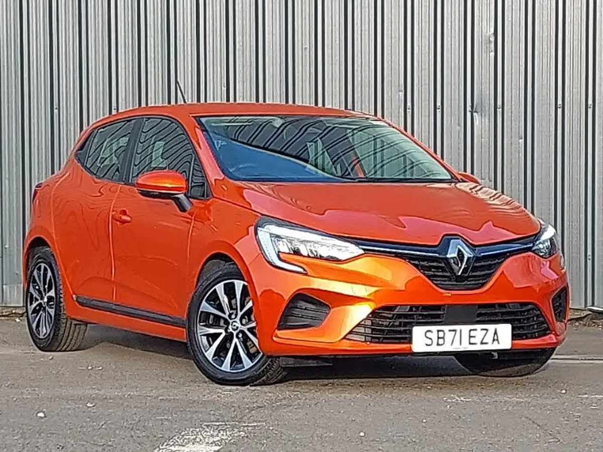 2022-renault-clio-16-iconic-big-0