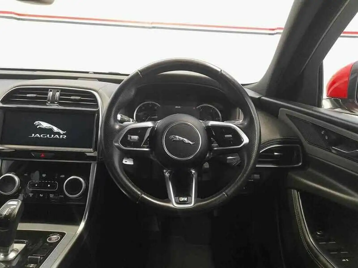 2019-jaguar-xe-20d-r-dynamic-s-big-7