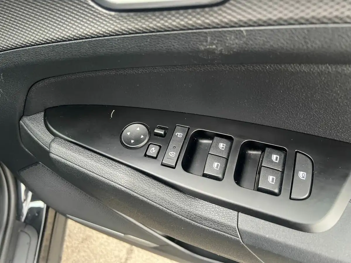 2023-kia-sportage-16-t-gdi-2-148bhp-big-19