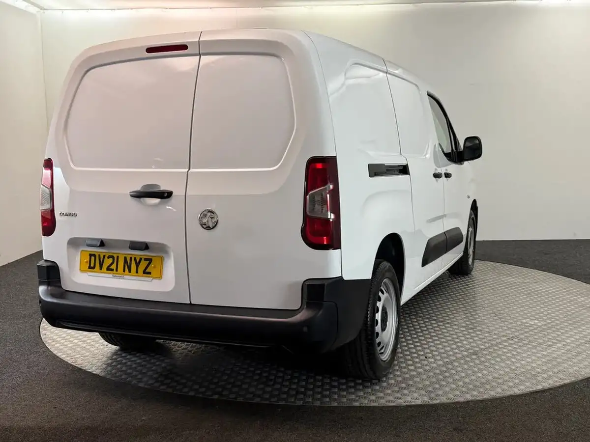 2021-vauxhall-combo-15cdti-dynamic-2300-100pseu6dt-l2h1-panel-big-8