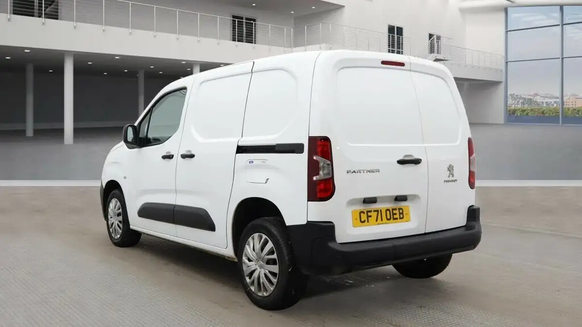 2022-peugeot-partner-15-bluehdi-1000-professional-premium-100pseu6d-big-2