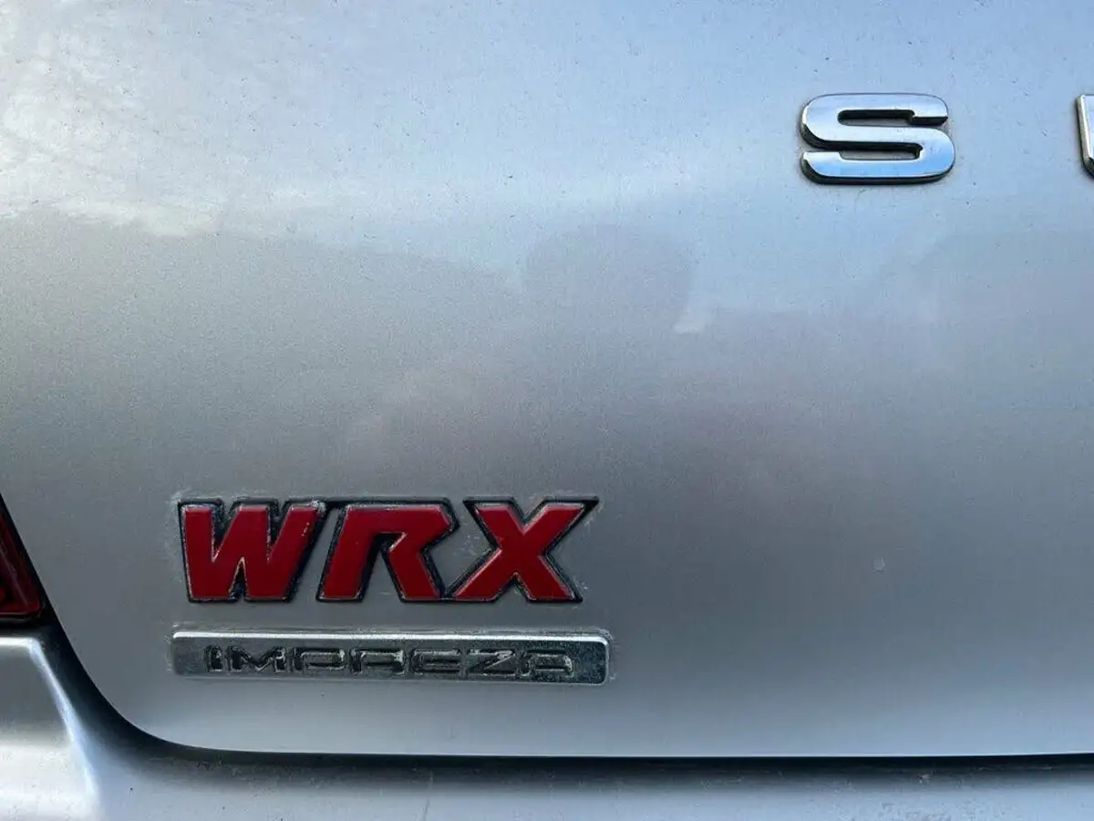 2001-subaru-impreza-20-wrx-saloon-4d-big-12