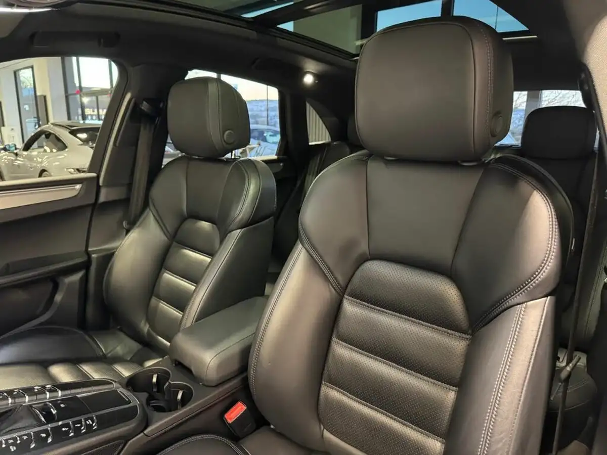 2018-porsche-macan-big-33