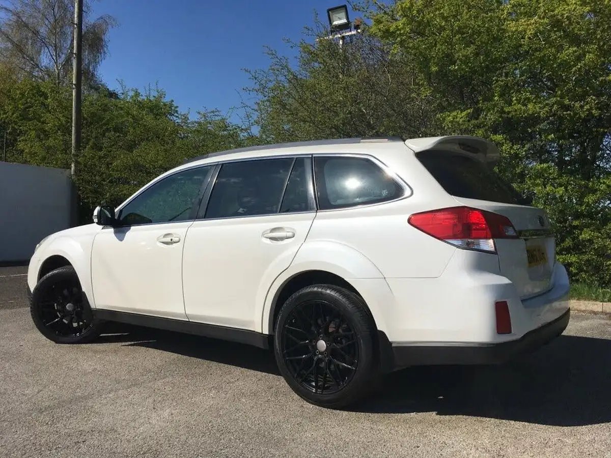 2011-subaru-outback-36-r-big-5