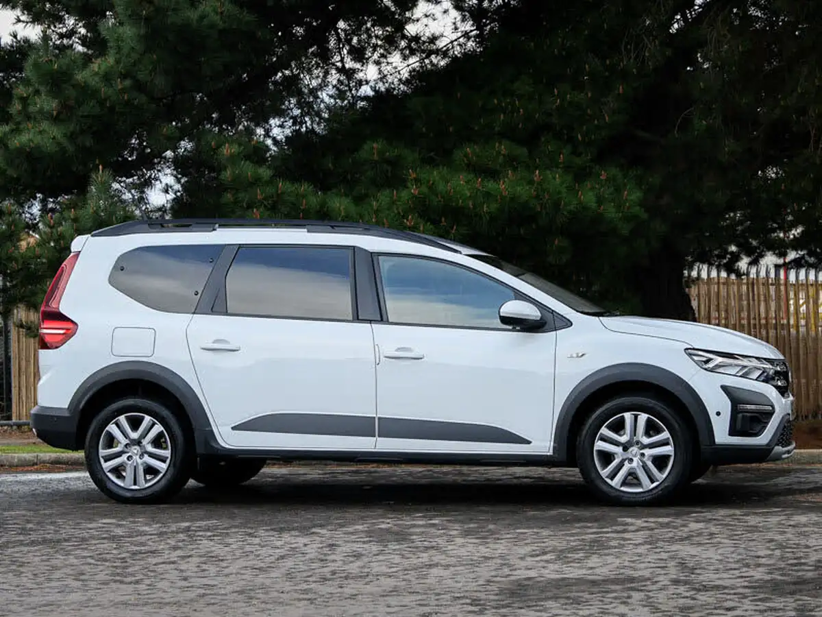 2022-dacia-jogger-10-tce-comfort-big-3