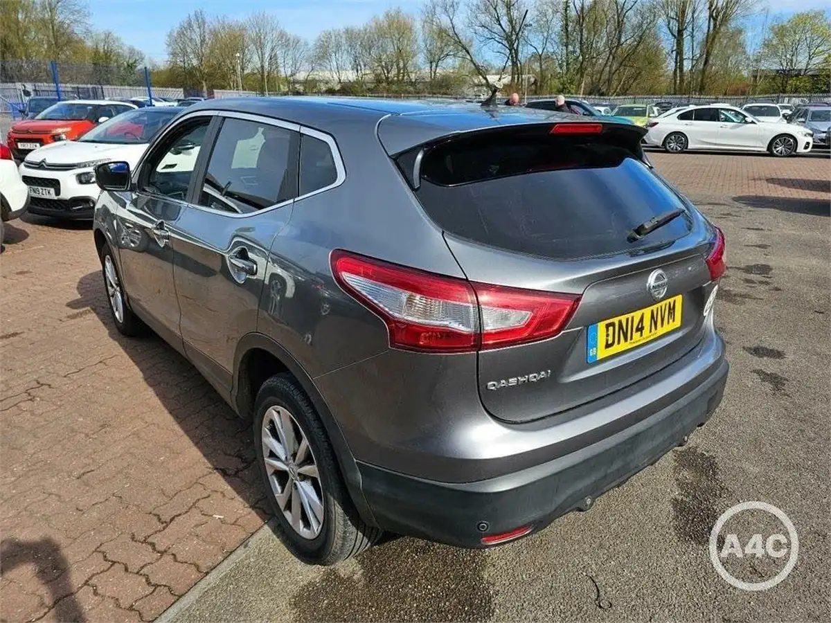 2014-nissan-qashqai-12-acenta-premium-big-1