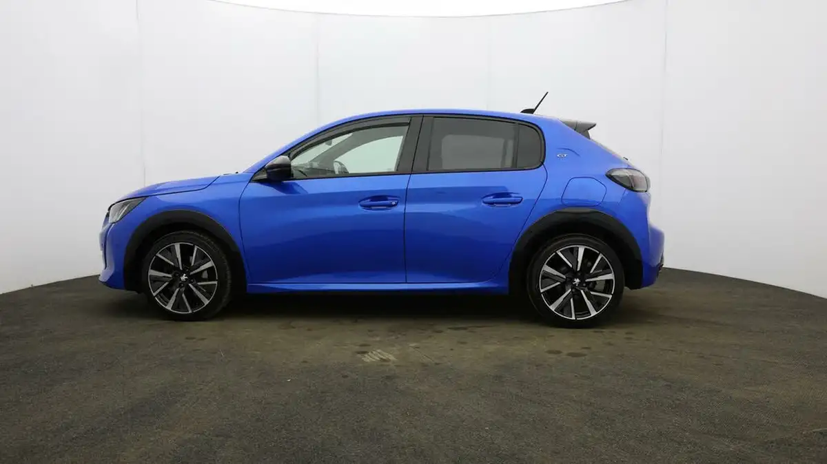 2022-peugeot-208-15-bluehdi-gt-100bhp-big-3