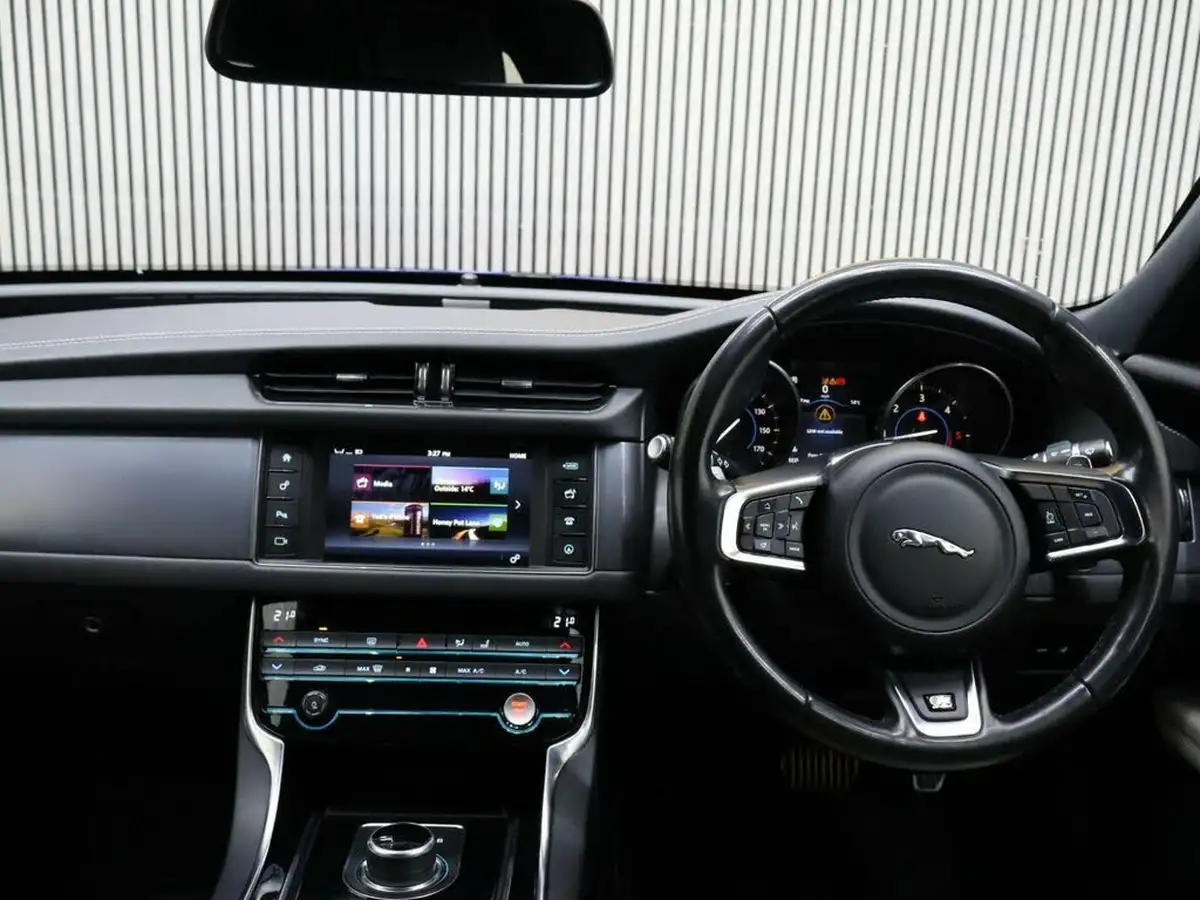 2018-jaguar-xf-20td-r-sport-240ps-awd-saloon-4d-1998cc-auto-big-2