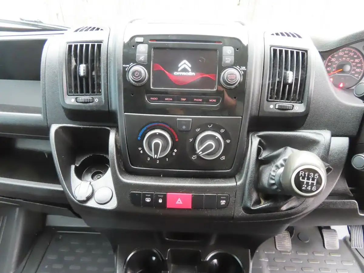 2018-citroen-relay-20bluehdi-33-l2h2-enterprise-130eu6-big-39