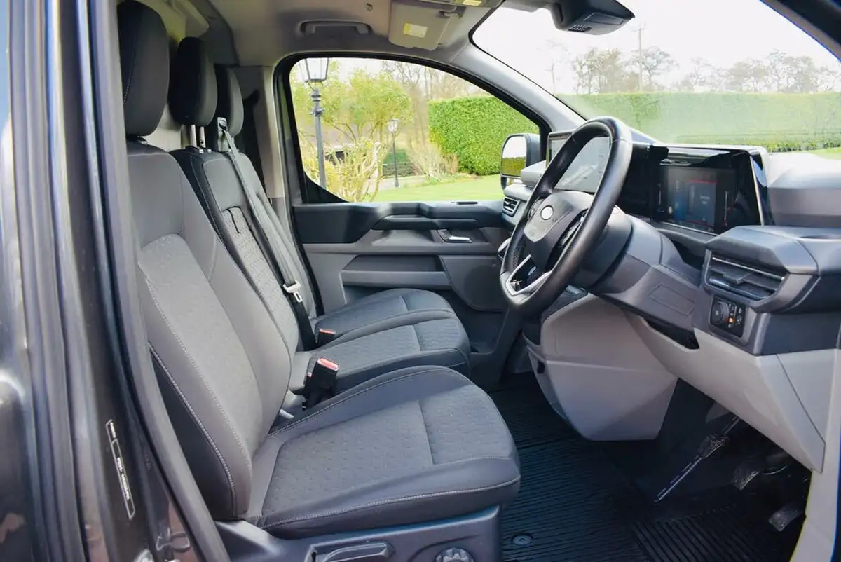 2023-ford-transit-custom-20tdci-280-l1h1-limited-136pseu6e-panel-van-1996cc-big-11