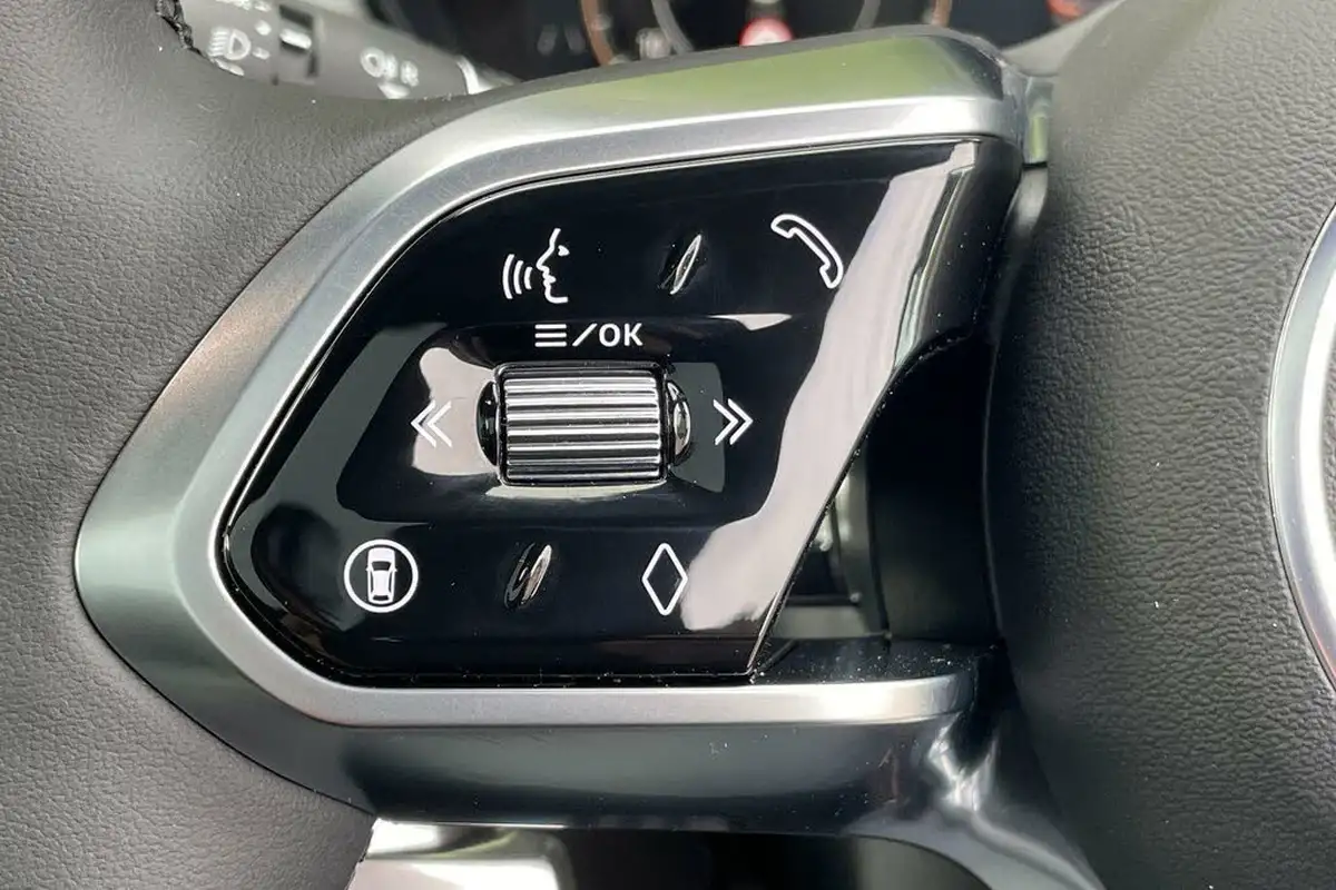 2024-jaguar-e-pace-20-d200-r-dynamic-se-black-big-33