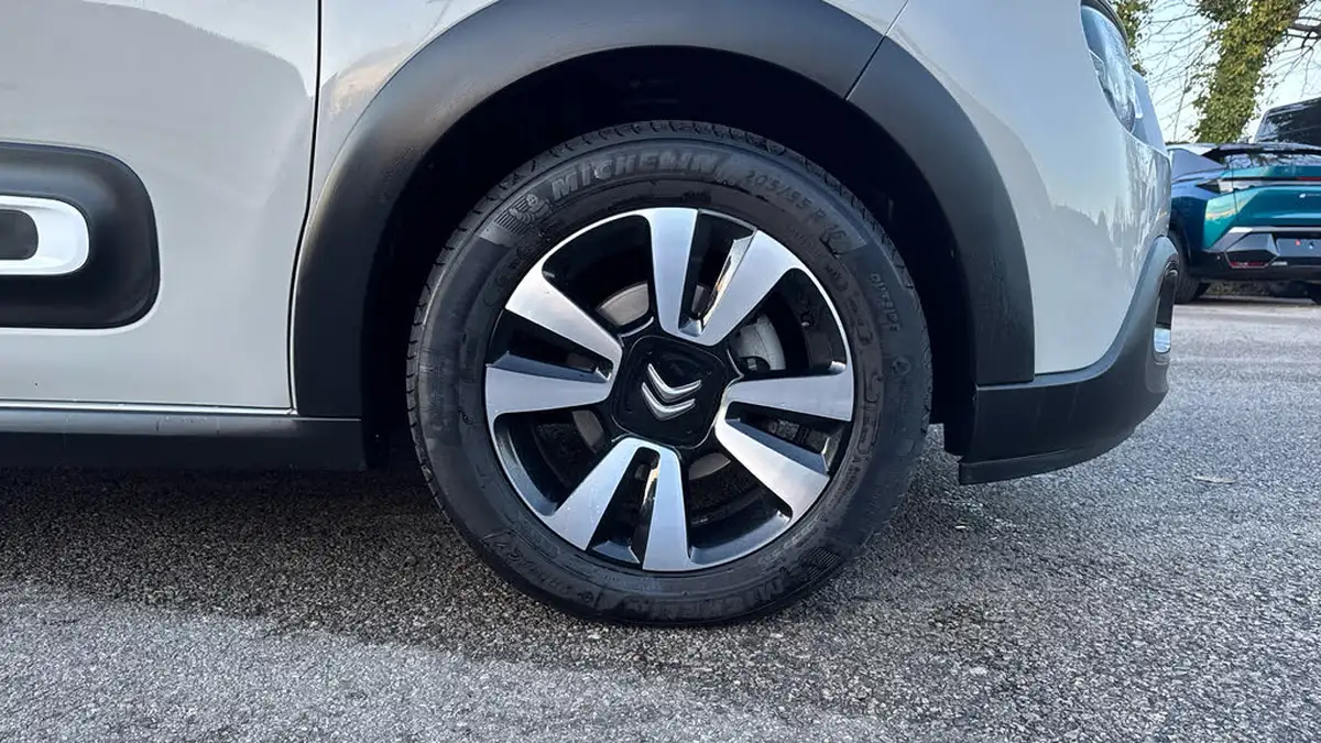 2024-citroen-c3-12-puretech-plus-110ps-eat6-big-16