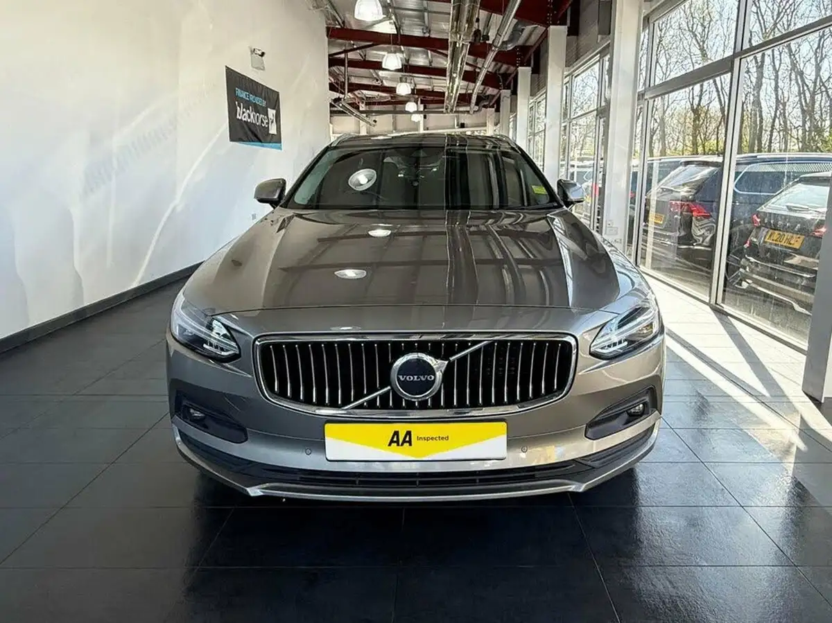 2021-volvo-v90-20-b4-momentum-big-4