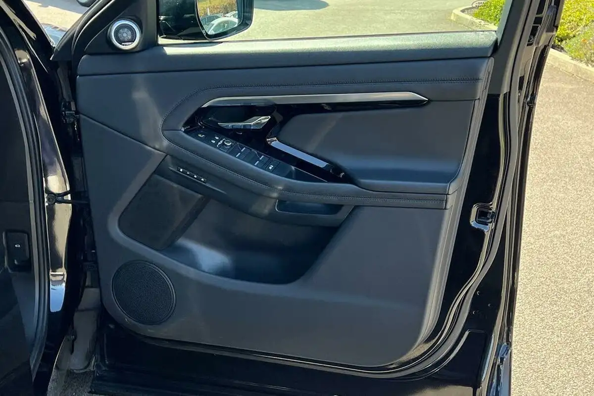 2021-land-rover-range-rover-evoque-20-p250-r-dynamic-hse-big-54