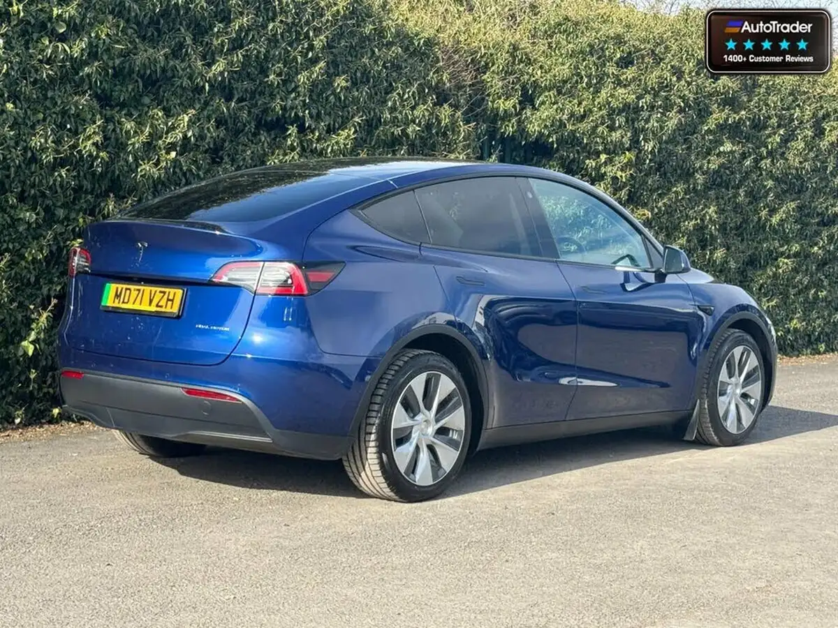 2022-tesla-model-y-e-long-range-big-34