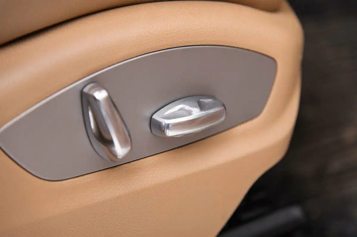 2020-porsche-macan-30-v6-s-big-9