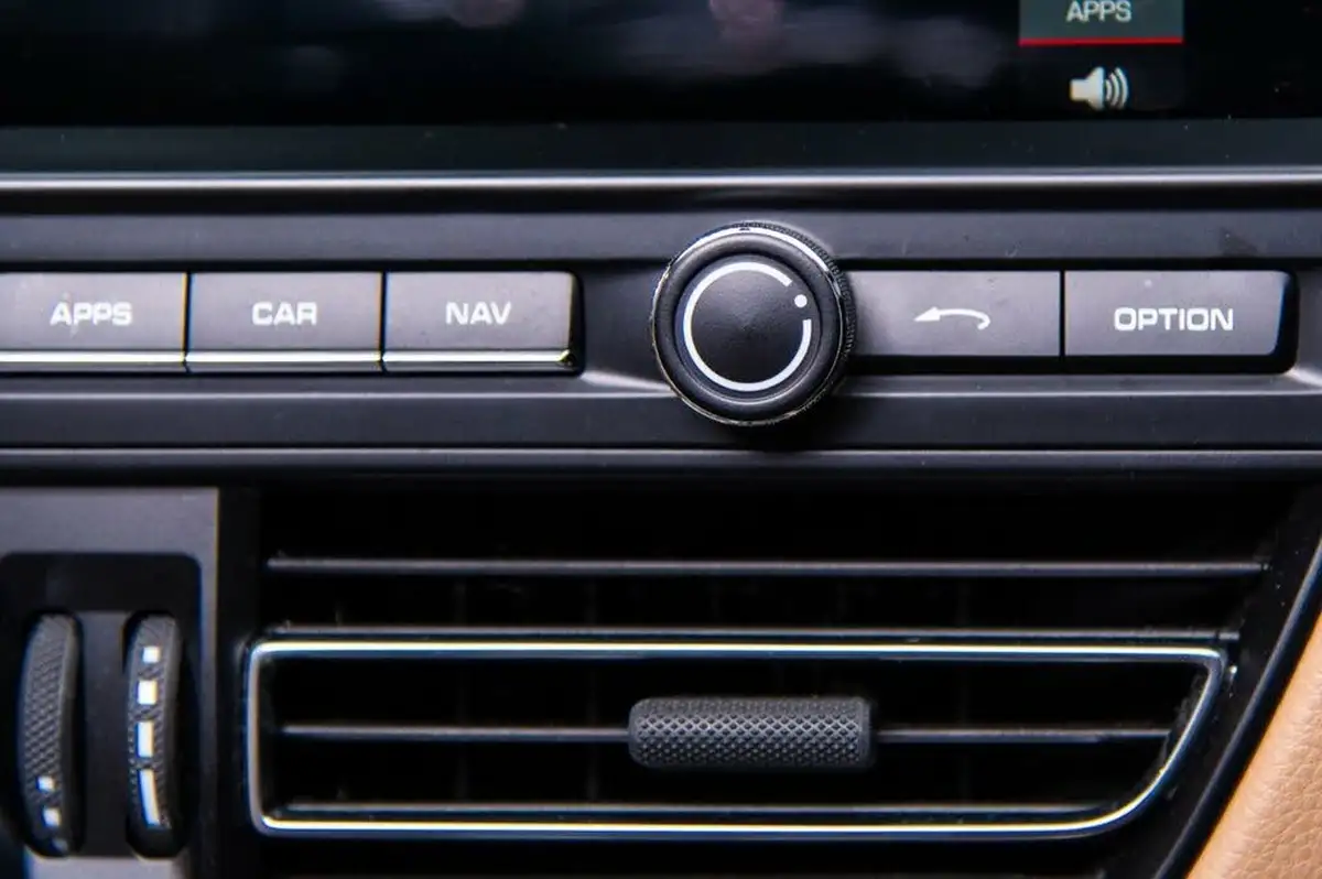 2020-porsche-macan-30-v6-s-big-57