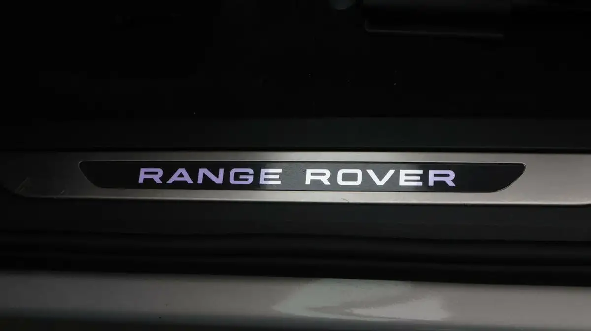 2022-land-rover-range-rover-evoque-15-p300e-autobiography-big-20