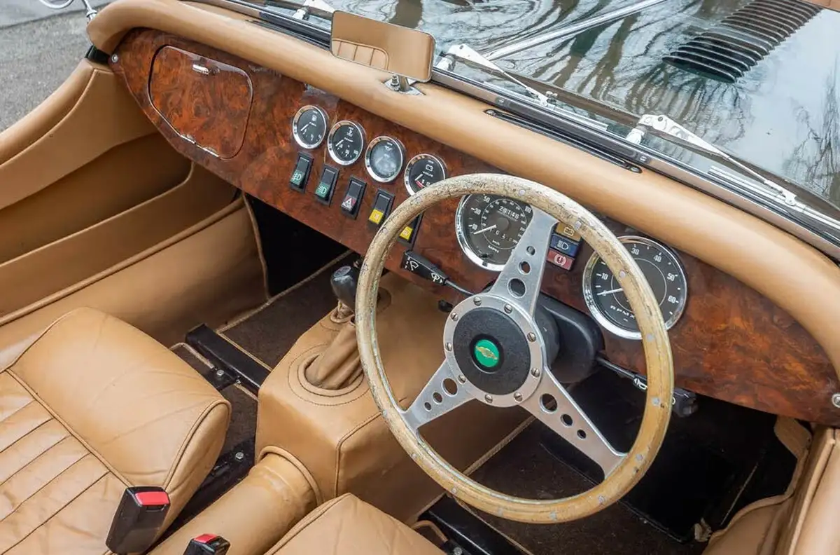1989-morgan-plus-8-35-2-seat-big-11