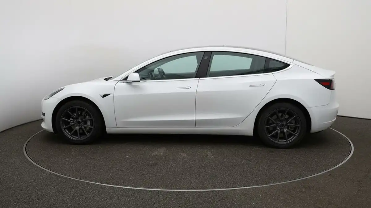 2020-tesla-model-3-e-standard-plus-big-63