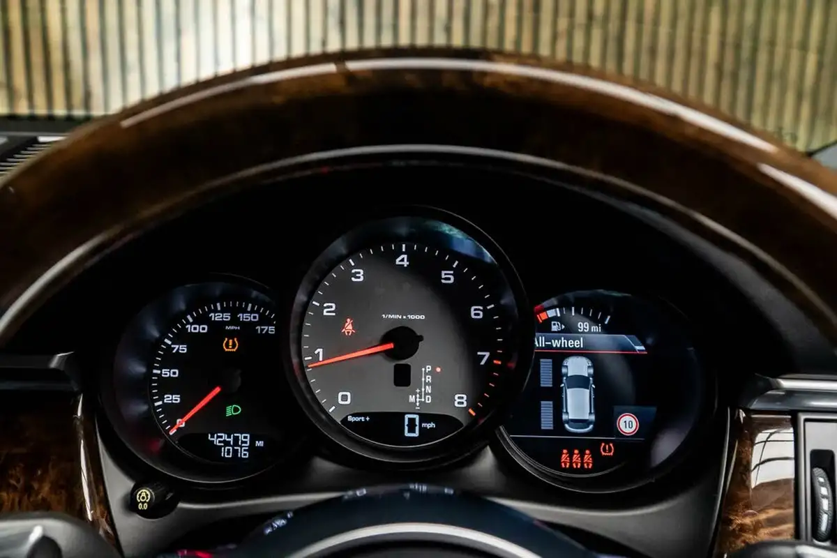 2019-porsche-macan-30-v6-s-big-37