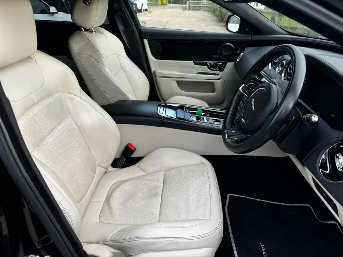 2015-jaguar-xj-series-30td-xj-r-sport-big-1