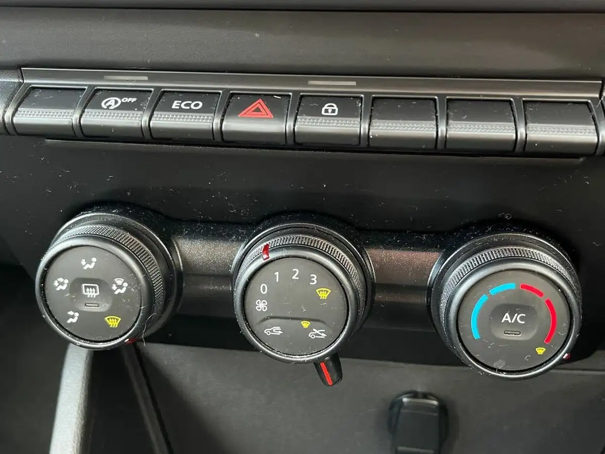2019-dacia-duster-15dci-essential-big-25