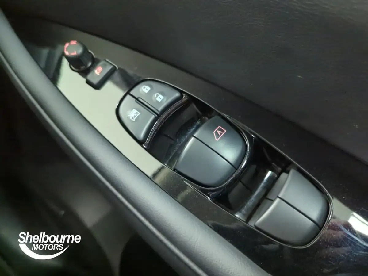 2024-nissan-leaf-e-e-tekna-59kwh-big-15