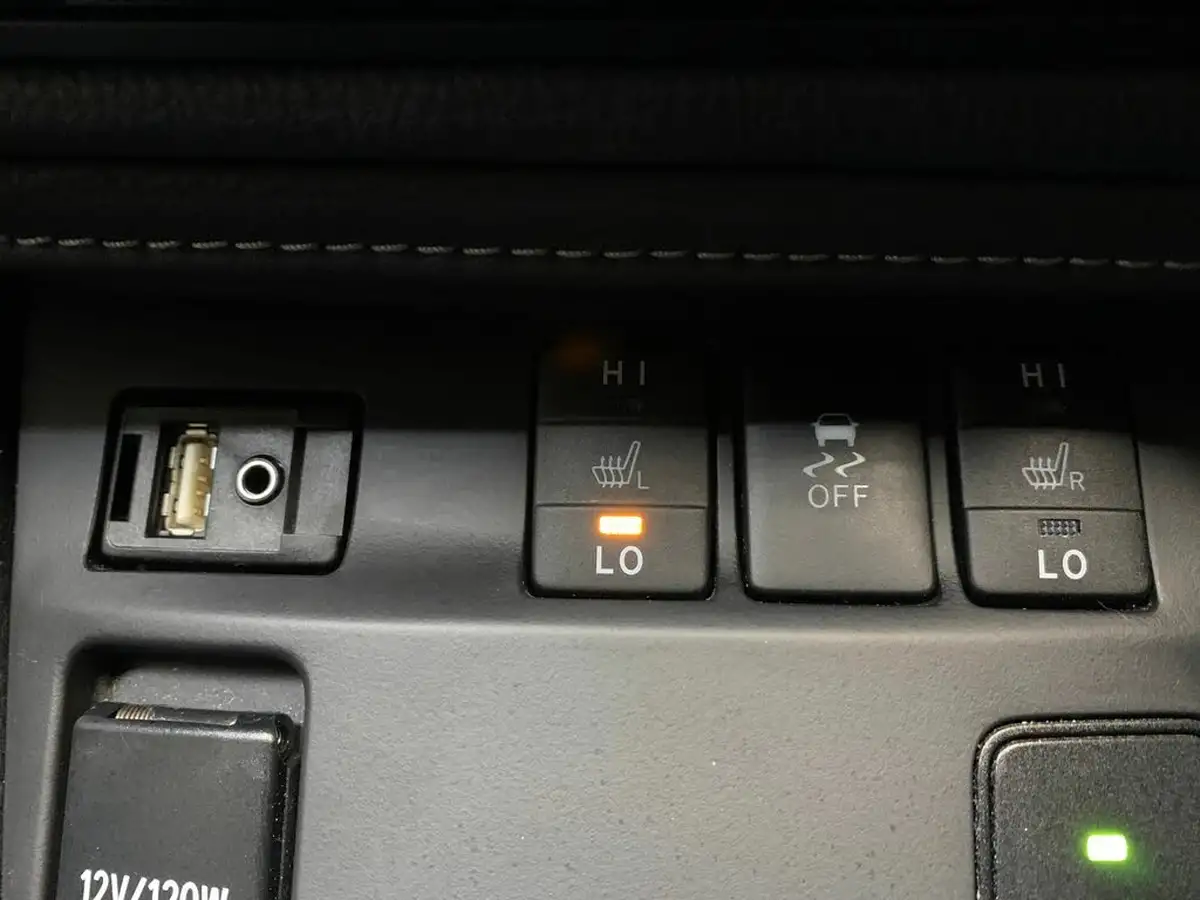 2018-toyota-auris-18-vvt-i-hsd-excel-pan-roof-hatchback-big-22