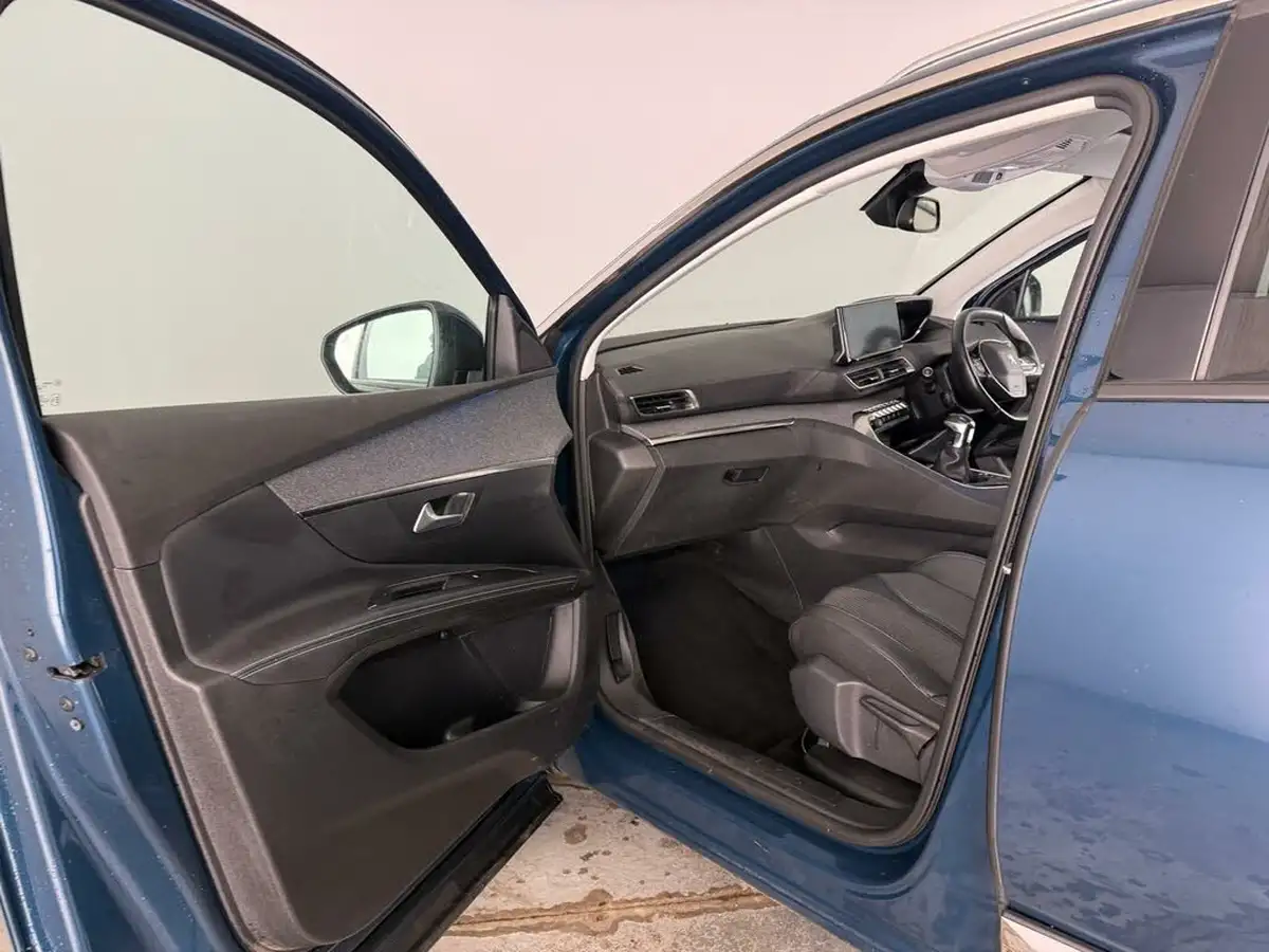 2021-peugeot-5008-suv-15-bluehdi-allure-premium-big-27