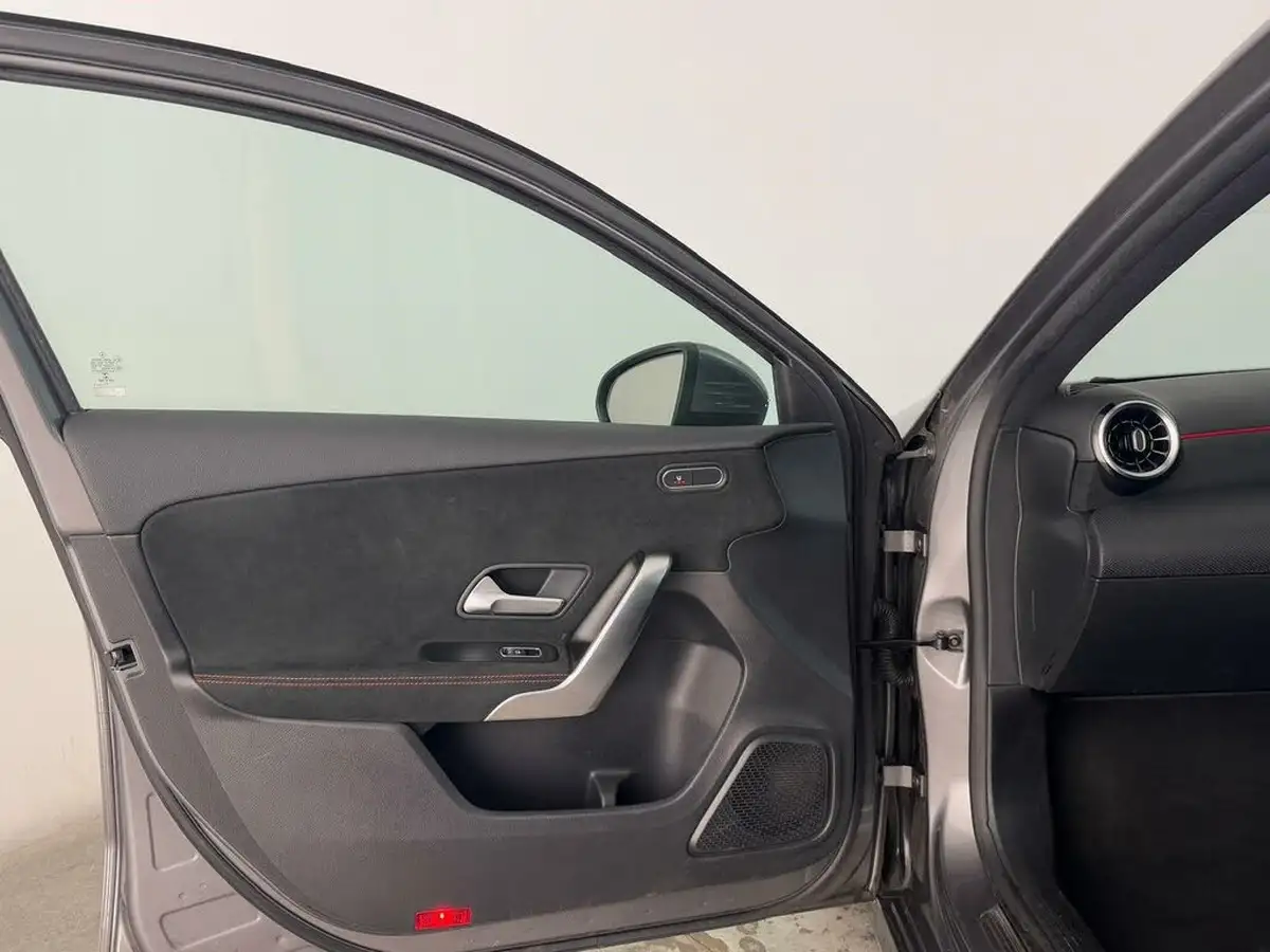 2021-mercedes-benz-a-class-15d-a180d-amg-line-executive-hatchback-5d-7g-dct-big-8