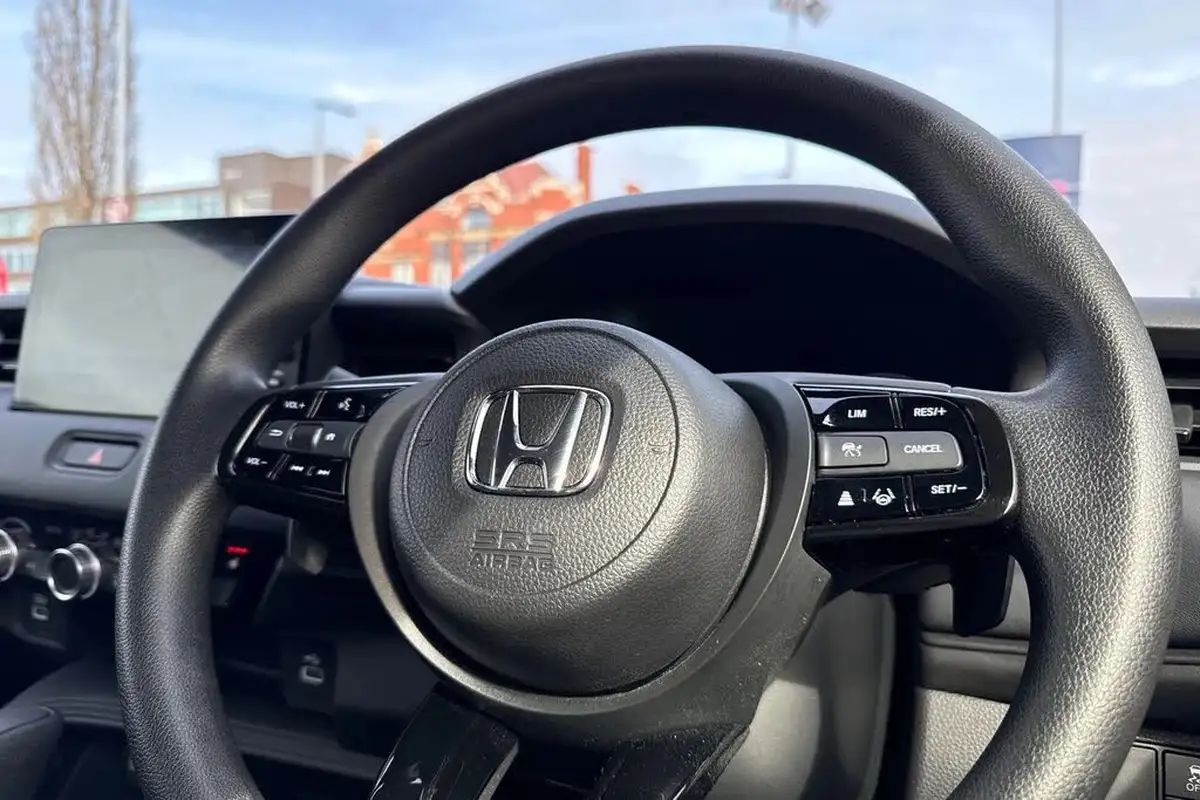 2022-honda-hr-v-15-i-mmd-elegance-big-34