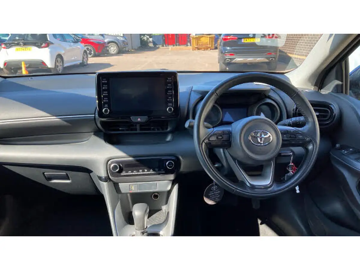2022-toyota-yaris-15-vvt-i-design-big-4