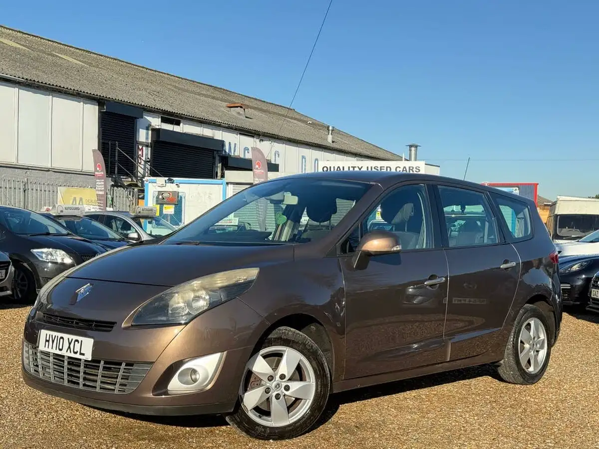 2010-renault-grand-scenic-14-dynamique-big-2