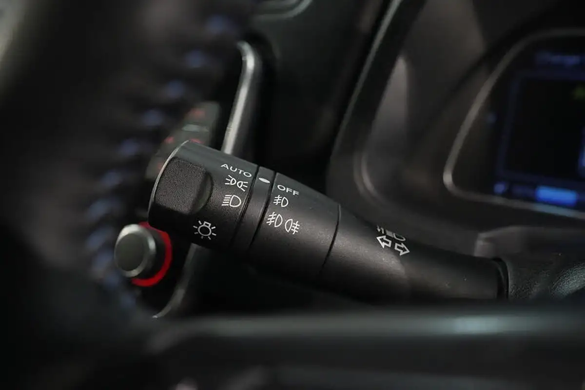 2023-nissan-leaf-e-acenta-39kwh-big-40