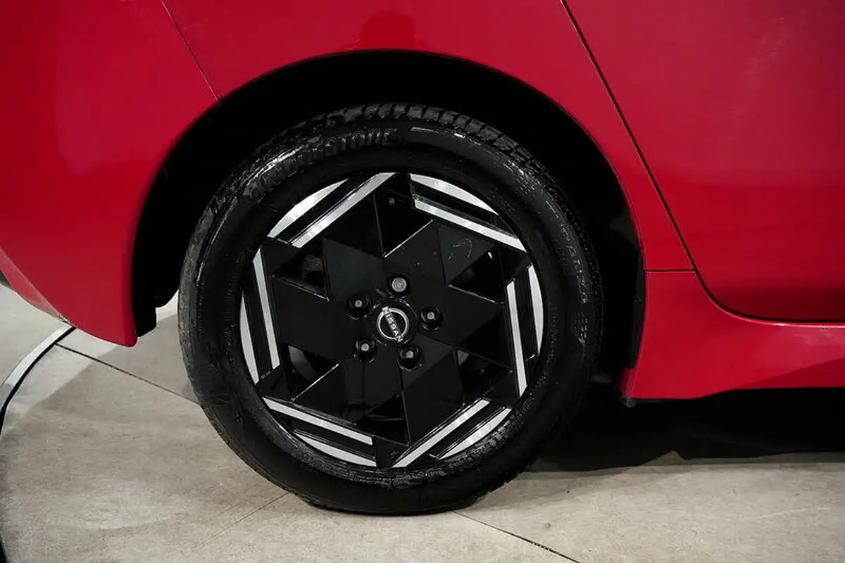 2023-nissan-leaf-e-acenta-39kwh-big-16